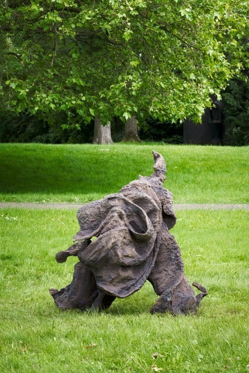 Fotograf: Mareike Tocha · Courtesy of the artist; Lars Friedrich, Berlin; dépendance, Brüssel; Reena Spaulings Fine Art, New York · Gefördert von der Stiftung Skulpturenpark Köln · © VG Bild-Kunst, Bonn, 2024, Stiftung Skulpturenpark Köln, 2024